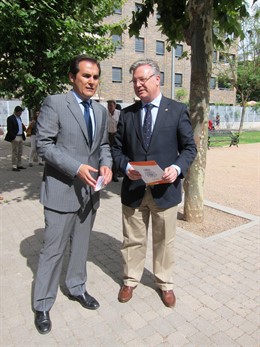 Primo Jurado (dcha.) junto al alcalde de Córdoba