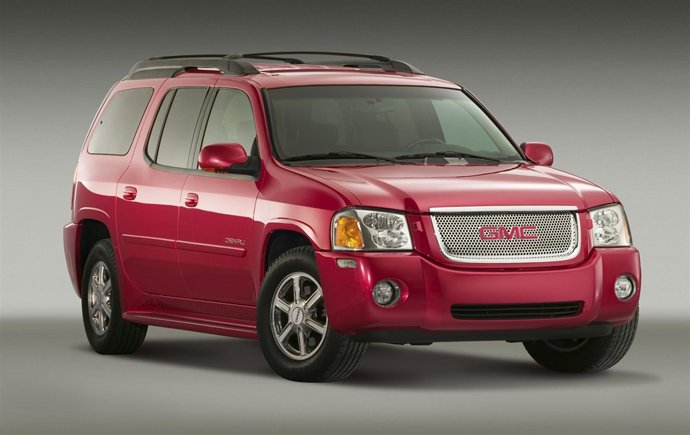 GMC Envoy XL  Denali