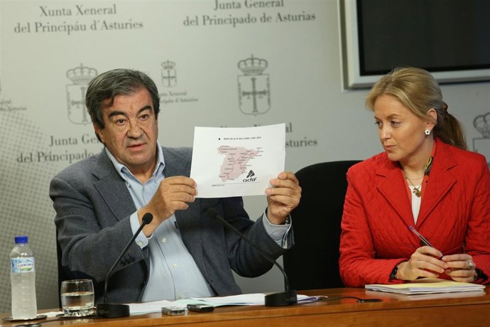 Francisco Álvarez-Cascos y Cristina Coto.