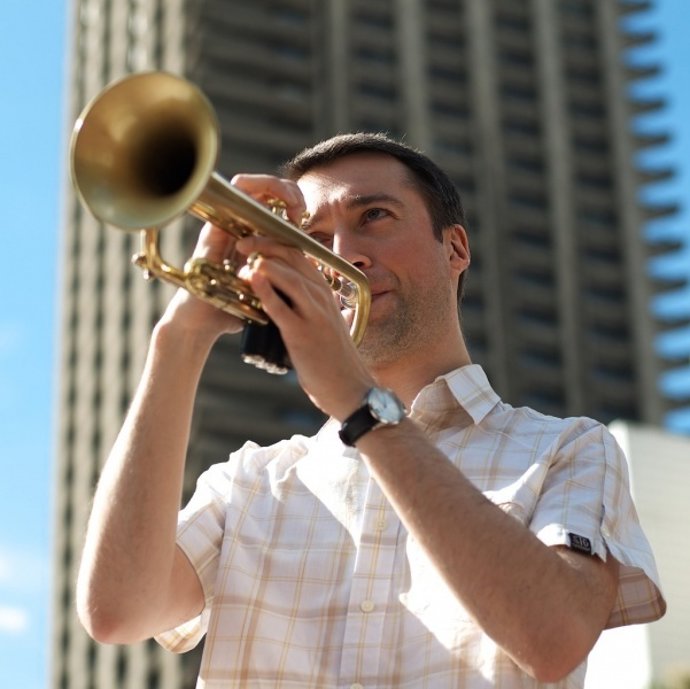 Steven Fishwick, uno del los mejores trompetistas del Reino Unido
