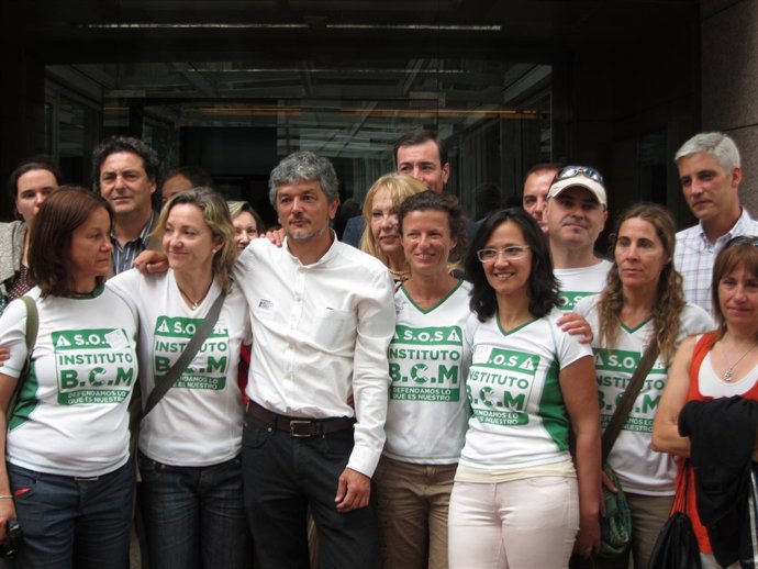 Gómez se reúne con padres de colegio San Sebastián de El Boalo