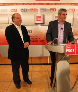 Enrique Cabero (izq.) y Julio Villarrubia (drcha) en la rueda de prensa