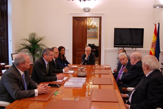 Gallardón recibe la propuesta del nuevo Cógido Mercantil en el ministerio