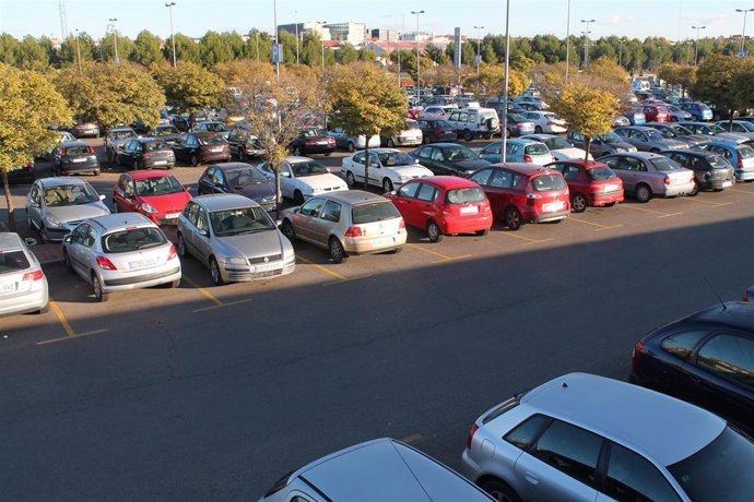 COCHES APARCADOS