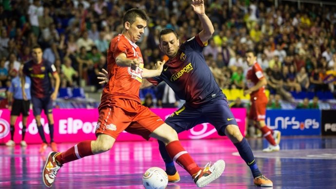 Álex (ElPozo Murcia) y Saad (FC Barcelona Alusport) en el Palau Blaugrana