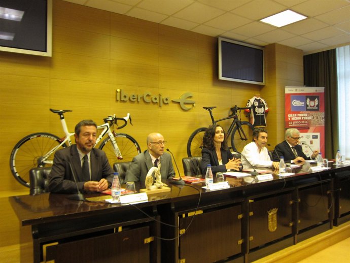 La Quebrantahuesos, presentada en Ibercaja, se celebra este sábado en Sabiñánigo