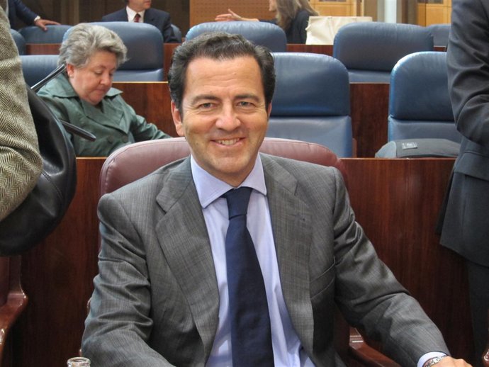 Cavero en el Pleno de la Asamblea