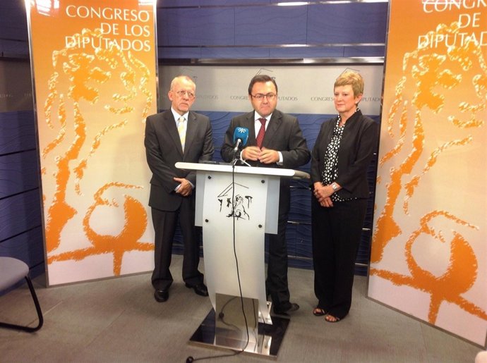 El coordinador de la Interparlamentaria del PSOE-A, Miguel Ángel Heredia