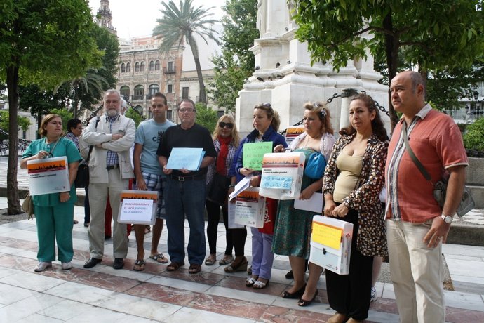 Torrijos con los inquilinos de Emvisesa.