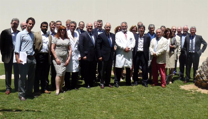 Delegación británica en el Hospital de La Ribera (Alzira)