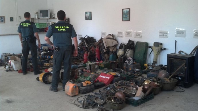 Objetos recuperados por la Guardia Civil. 