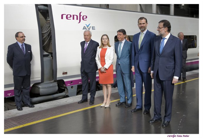 El Príncipe y Mariano Rajoy en la inauguración del AVE a Alicante
