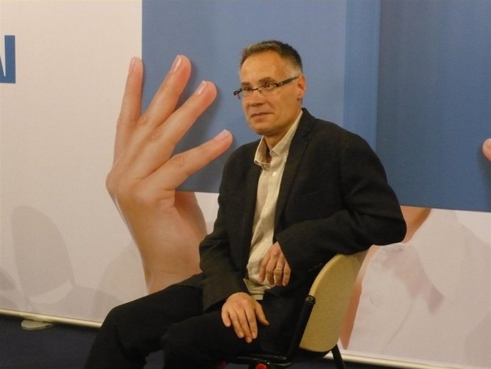 Alvar Caixal, ganador del Premio Sant Joan de novela