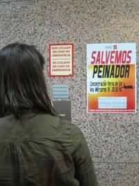 La oposición ve la concentración en defensa de Peinador como la materialización "de la guerra partidista" de Caballero