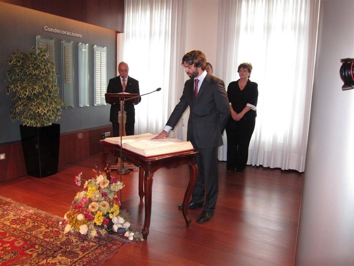 Toma posesión Enrique de la Iglesia miembro del Consejo Consultivo