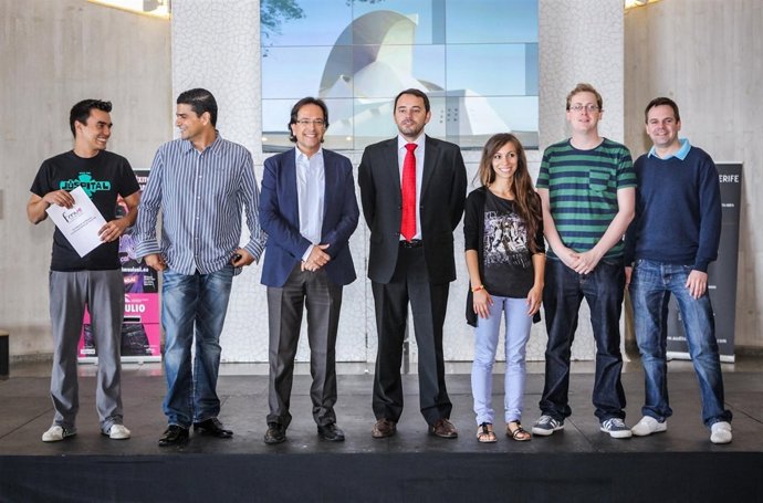Presentación de espectáculo de percusión en el Auditorio Adán Martín