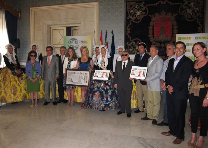 Presentación del cupón de las Hogueras