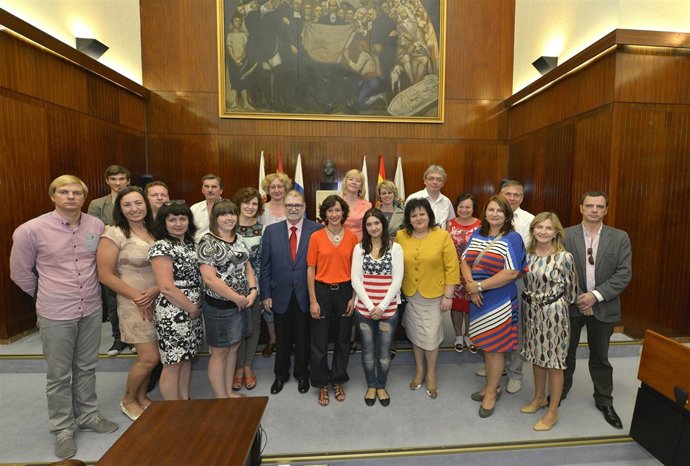 Una delegación lituana en el Ayuntamiento de Santander