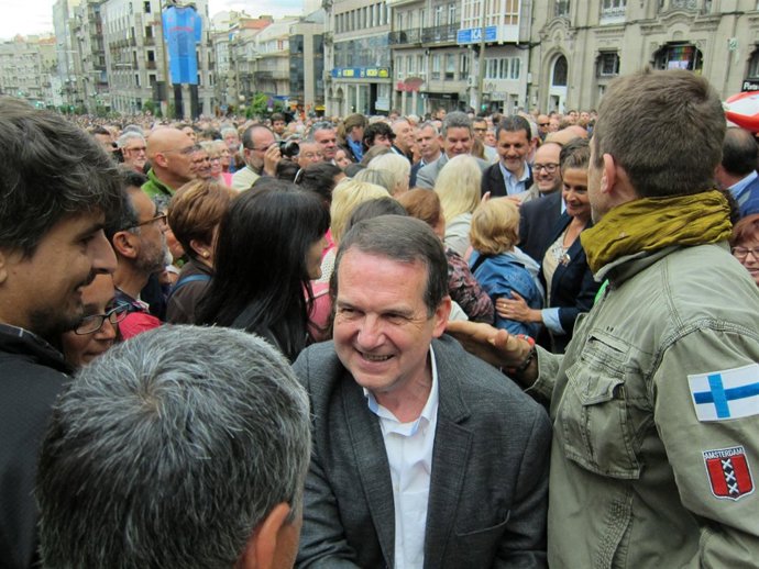 Vigo Foto Caballero Concentracion Aeropuerto