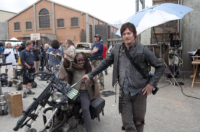 Michonne (Danai Gurira) and Daryl Dixon (Norman Reedus) - The Walking Dead 