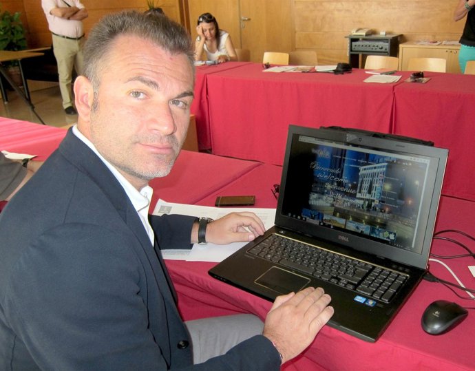 Cascales presenta la nueva web de Turismo 