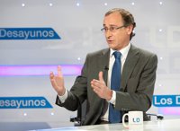 Alfonso Alonso: Los miembros del Gobierno están "seguramente mal pagados"
