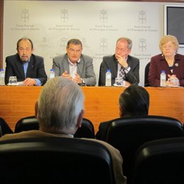 Representantes de IU presentan iniciativa contra el franquismo