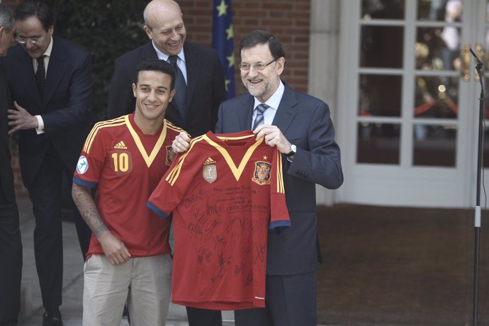 Rajoy recibe a la selección española su-21 por su título de campeón de Europa