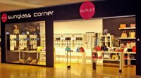 El aeropuerto de Girona-Costa Brava estrena una tienda Sunglass de 50 metros cuadrados