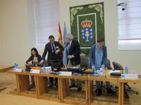 (AMP) C.Un exalto cargo con Fraga admite que se autorizaron "dos o tres emisiones" de subordinadas en su época