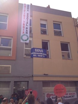 Edificio ocupado por la PAH en Badalona