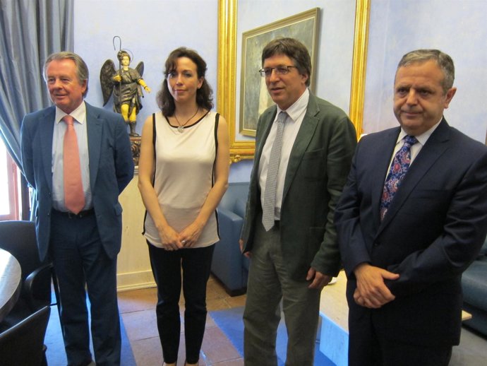 La presidenta y el embajador de Israel, entre Gutiérrez y Fuentes