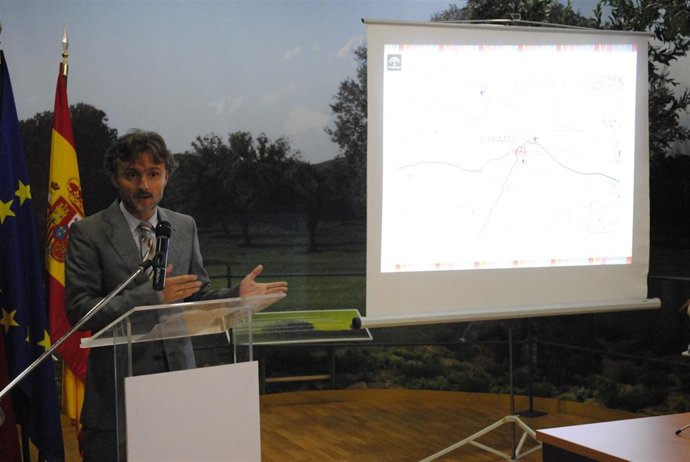 El delegado de la Junta en Huelva, José Fiscal.