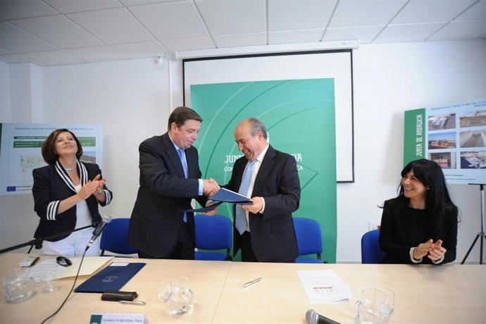 Luis Planas, en la entrega de las obras de ampliación de la EDAR