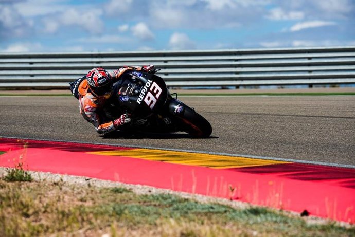 Márquez prueba la Honda 2014 en MotorLand