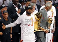 LeBron, MVP de las Finales por segundo año consecutivo