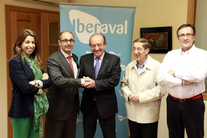 Firma del acuerdo entre Iberaval y Secot