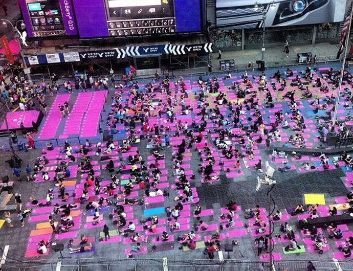 Solsticio de verano en Times Square (Nueva York)
