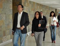 López defiende la postura común ante Europa pero dice que el PSOE está lejos del Gobierno en política social y educativa