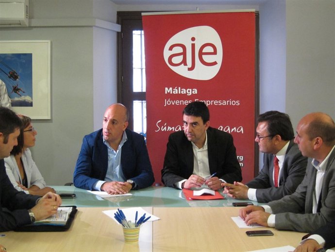 Mario Jiménez PSOE-A se reúne con AJE Málaga empresarios jóvenes