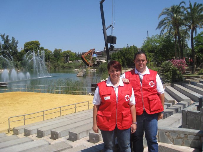 Voluntarios de Cruz Roja en Isla Mágica