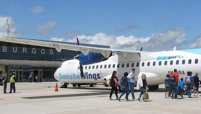 Avión que une el aeropuerto de Burgos con Ibiza