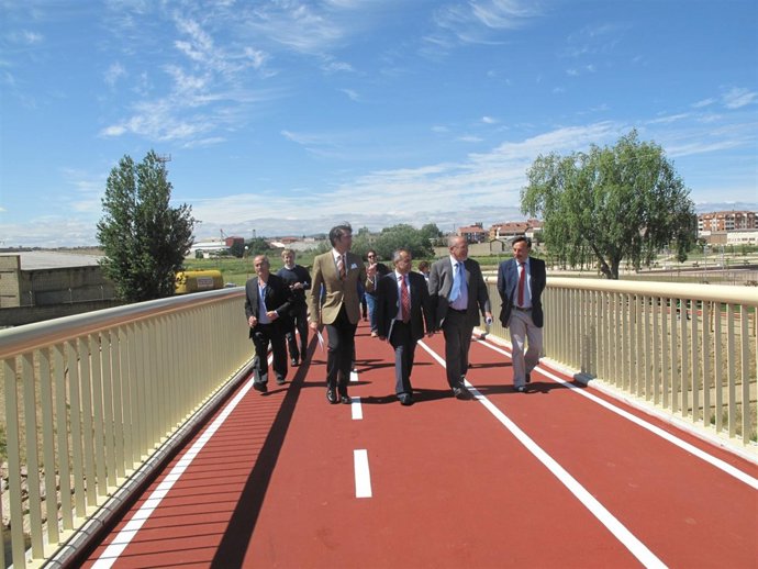 Visita del presidente de la CHD, José Valín, a La Bañeza