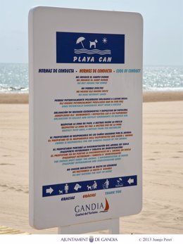 Cartel anunciador de la Playa Can de Gandia