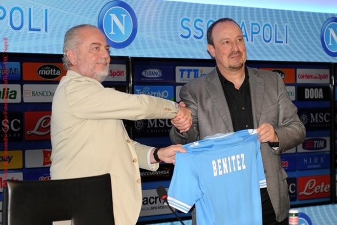 El presidente del Nápoles, Aurelio de Laurentiis y Rafa Benítez