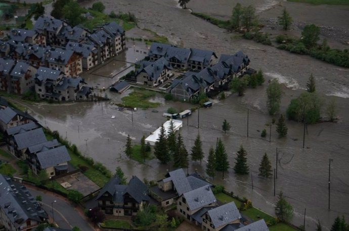 Inundaciones en Benasque por el desbordamiento del río Ésera