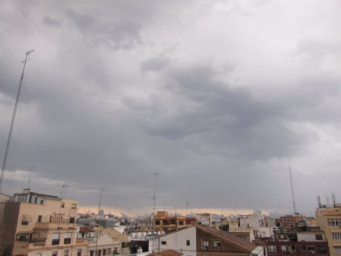 Cielo de tormenta en Valencia