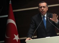 Erdogan dice que las manifestaciones antigubernamentales pretenden sabotear el proceso de paz con el PKK