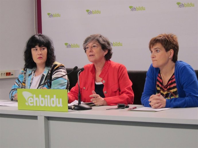 Eva Blanco, Laura Mintegi y Rebeka Ubera.