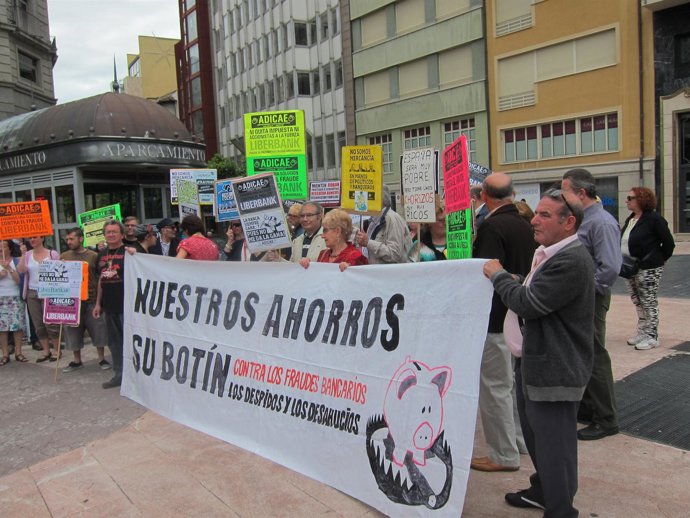 Manifestantes de Adicae en la Escandalera. 